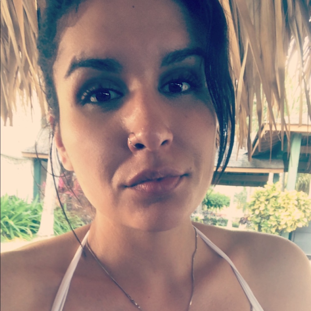 Meet your Posher, April